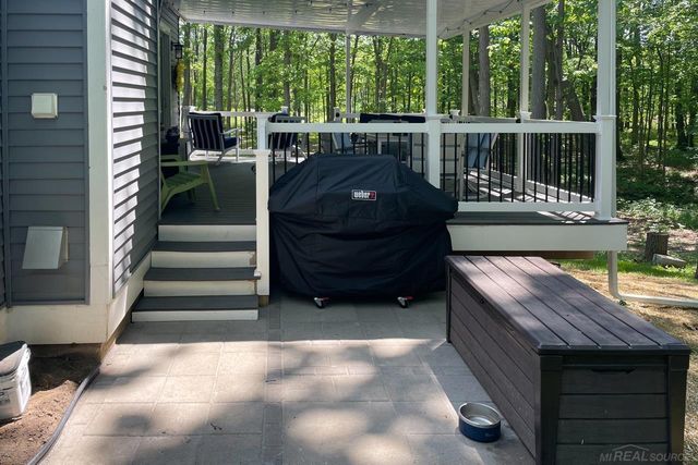 65 Woodside Lane, Oakland, MI 48360