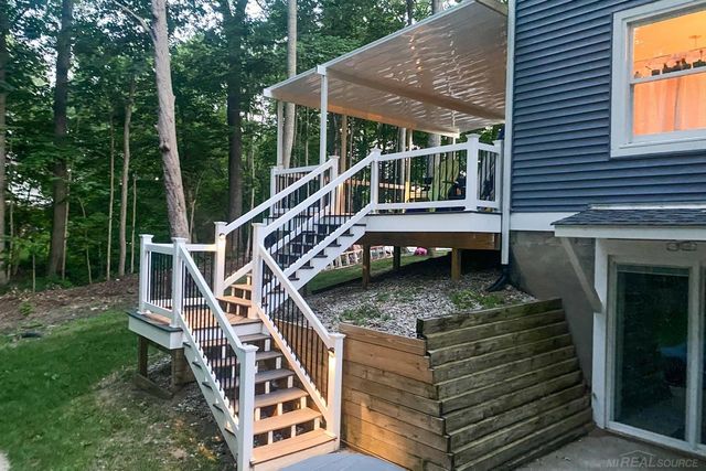 65 Woodside Lane, Oakland, MI 48360