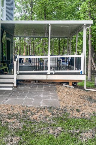 65 Woodside Lane, Oakland, MI 48360