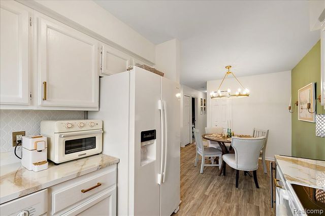 41999 King Edward Court, Clinton Township, MI 48038