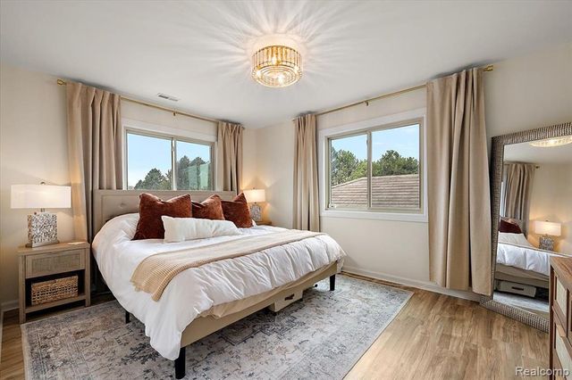 41999 King Edward Court, Clinton Township, MI 48038