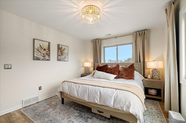 41999 King Edward Court, Clinton Township, MI 48038