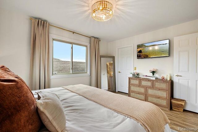 41999 King Edward Court, Clinton Township, MI 48038