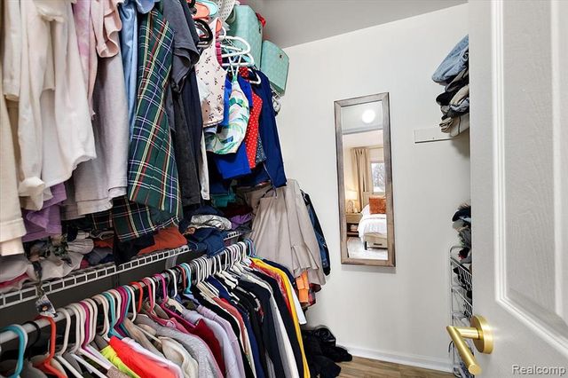 41999 King Edward Court, Clinton Township, MI 48038