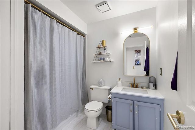 41999 King Edward Court, Clinton Township, MI 48038