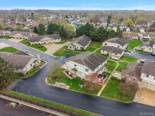 41999 King Edward Court, Clinton Township, MI 48038