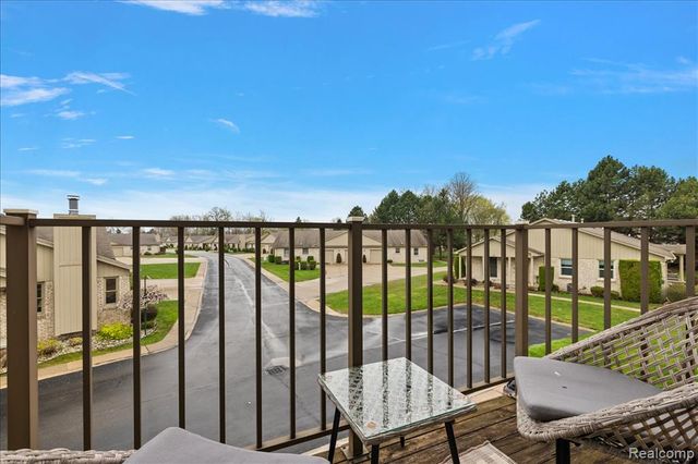 41999 King Edward Court, Clinton Township, MI 48038