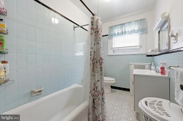 6113 NASSAU RD, Philadelphia, PA 19151