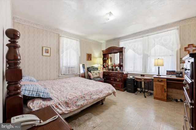 6113 NASSAU RD, Philadelphia, PA 19151