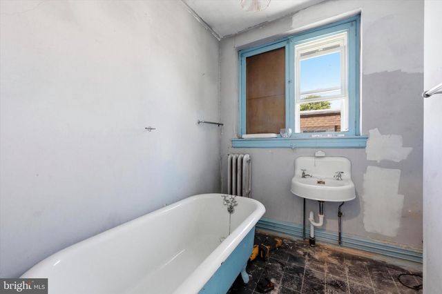 6113 NASSAU RD, Philadelphia, PA 19151