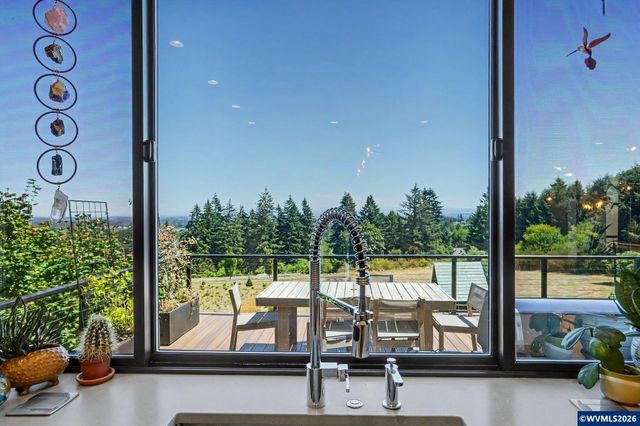 2250 27th Pl NW, Salem, OR 97304