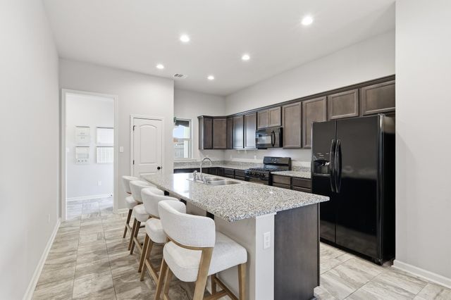 420 Pond Dr, Thibodaux, LA 70301