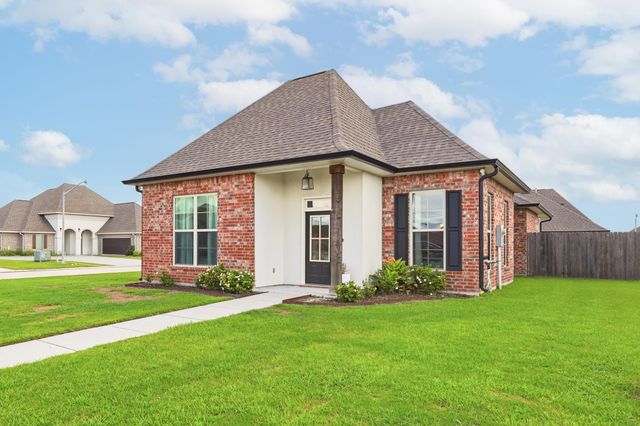 420 Pond Dr, Thibodaux, LA 70301