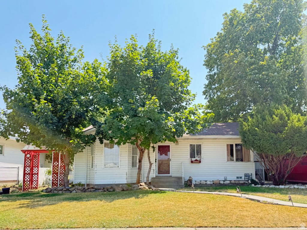 551 SUNSET AVE, Tooele, UT 84074 — exterior