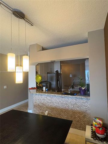 10730 NW 66th St 512, Doral, FL 33178