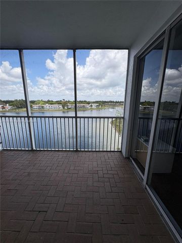 10730 NW 66th St 512, Doral, FL 33178