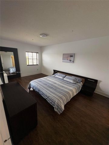 10730 NW 66th St 512, Doral, FL 33178