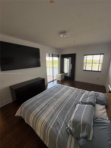 10730 NW 66th St 512, Doral, FL 33178