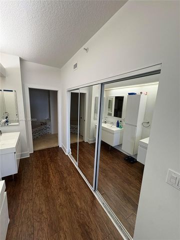 10730 NW 66th St 512, Doral, FL 33178