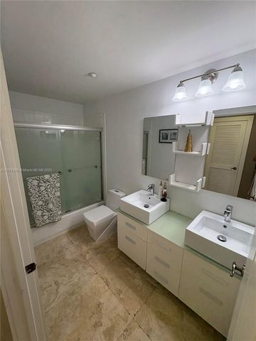 10730 NW 66th St 512, Doral, FL 33178