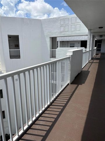 10730 NW 66th St 512, Doral, FL 33178