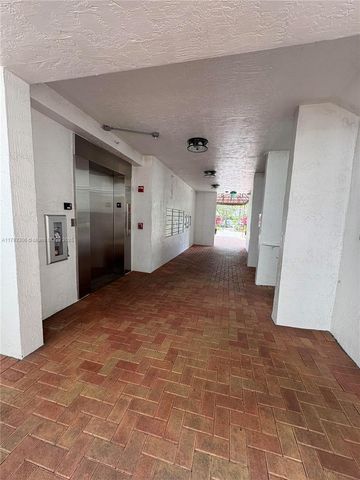 10730 NW 66th St 512, Doral, FL 33178