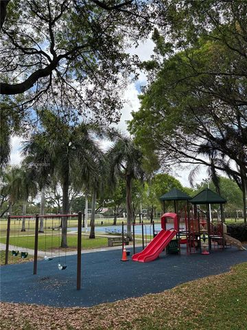 10730 NW 66th St 512, Doral, FL 33178