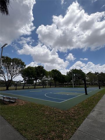 10730 NW 66th St 512, Doral, FL 33178