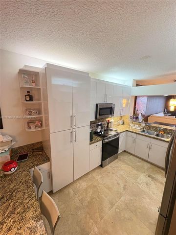 10730 NW 66th St 512, Doral, FL 33178