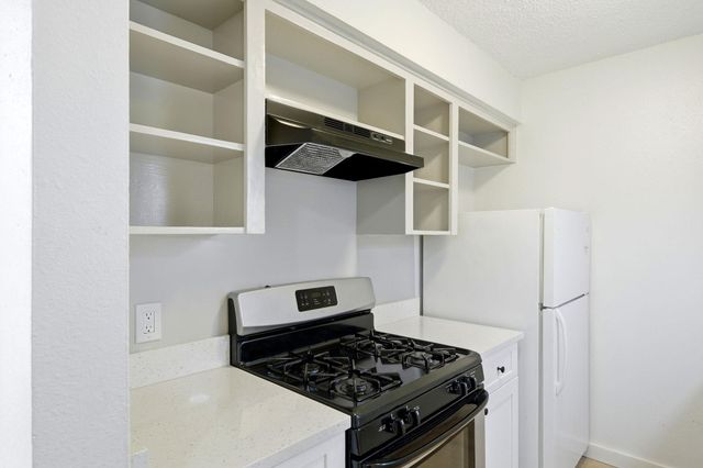 2319 Greenfield PKWY 108, Austin, TX 78741