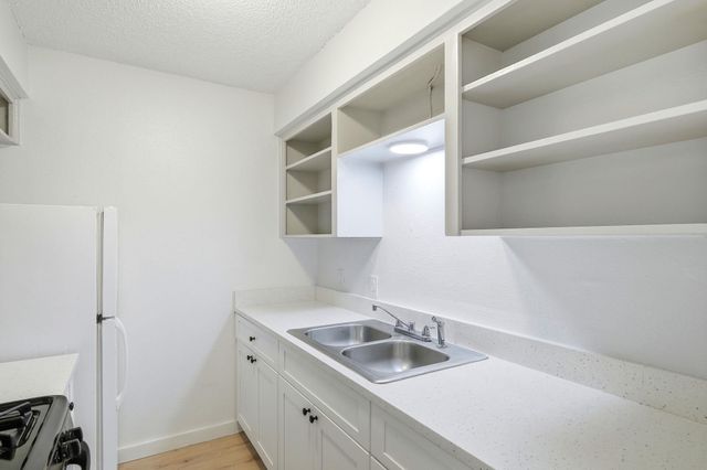 2319 Greenfield PKWY 108, Austin, TX 78741