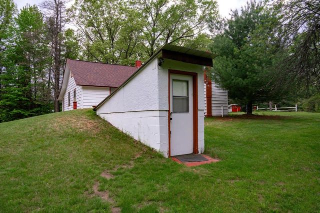 N6866 16th Avenue, New Lisbon, WI 53950