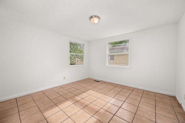 444 Florida Avenue, Aurora, IL 60506