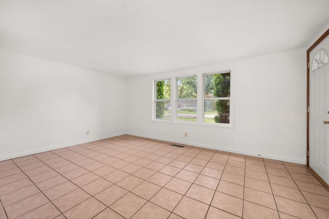 444 Florida Avenue, Aurora, IL 60506