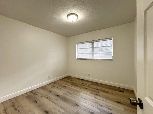 1916 SW 11th Street 30, Fort Lauderdale, FL 33312