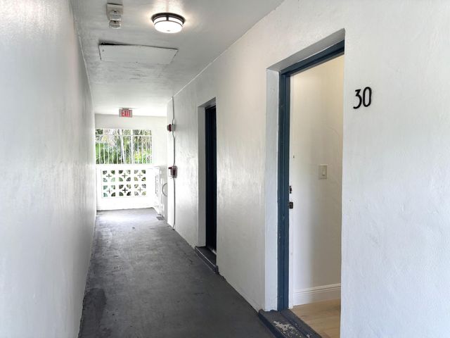 1916 SW 11th Street 30, Fort Lauderdale, FL 33312