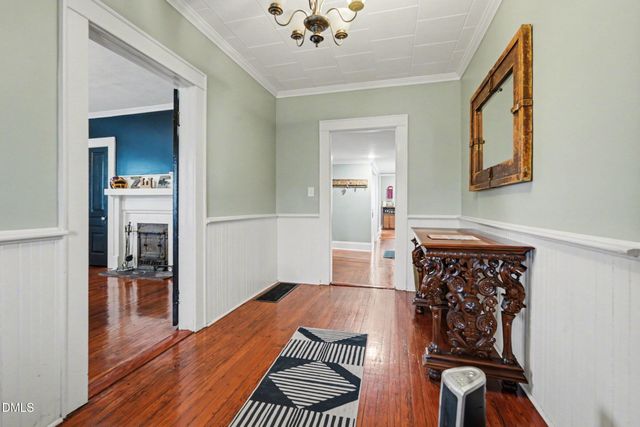 423 E Edinborough Avenue, Raeford, NC 28376