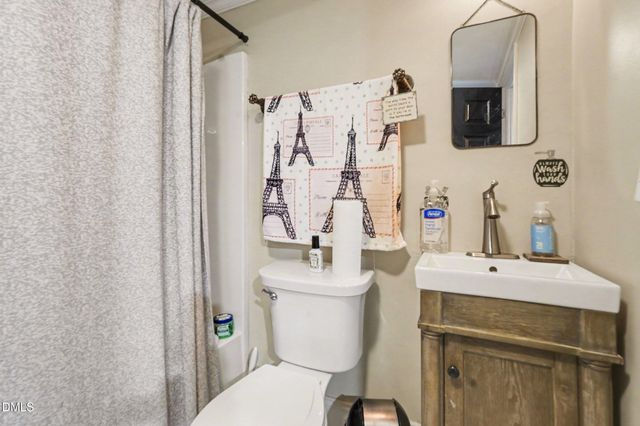 423 E Edinborough Avenue, Raeford, NC 28376