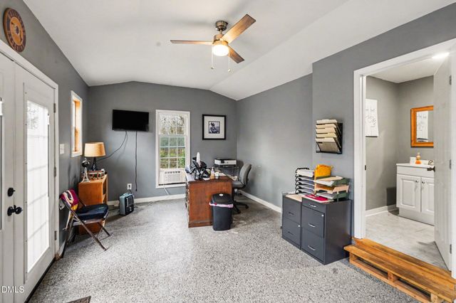 423 E Edinborough Avenue, Raeford, NC 28376