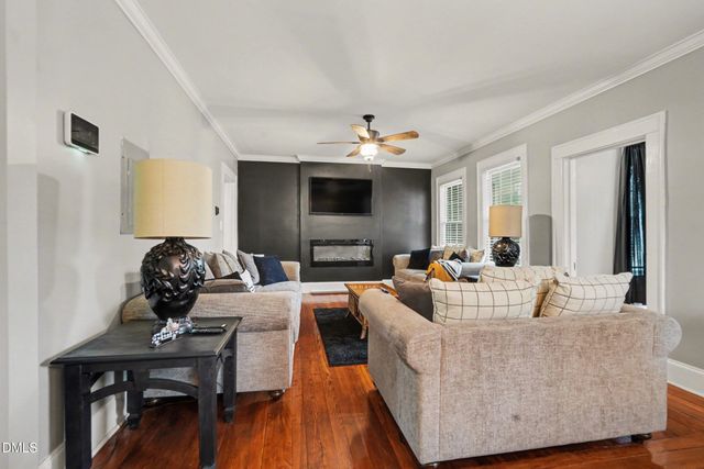 423 E Edinborough Avenue, Raeford, NC 28376