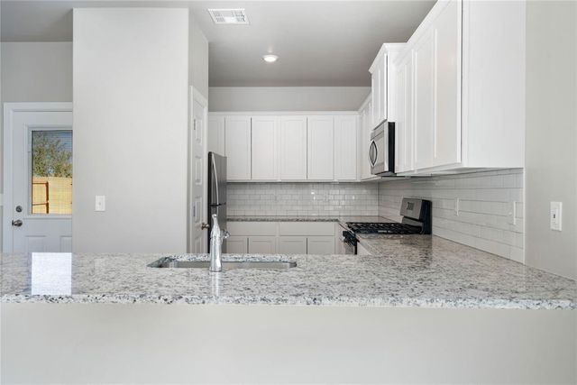 12708 Carrara Lane, Yukon, OK 73099