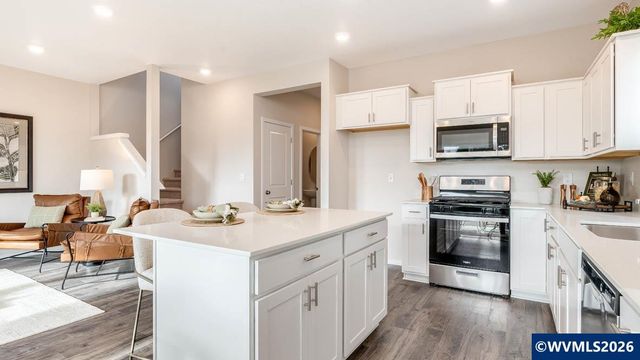 385 Stella St NE, Salem, OR 97301