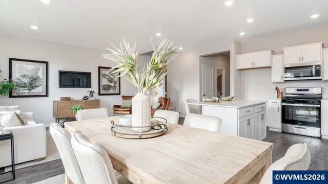 385 Stella St NE, Salem, OR 97301