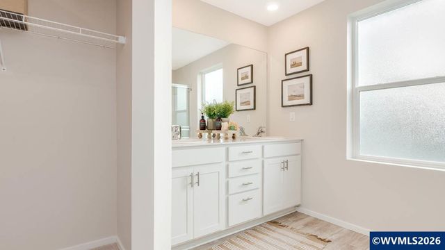 385 Stella St NE, Salem, OR 97301