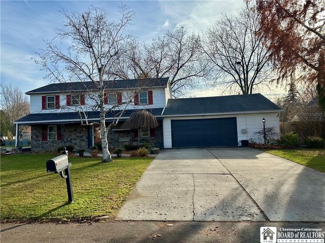 30 Birchwood Drive, Pomfret, NY 14063