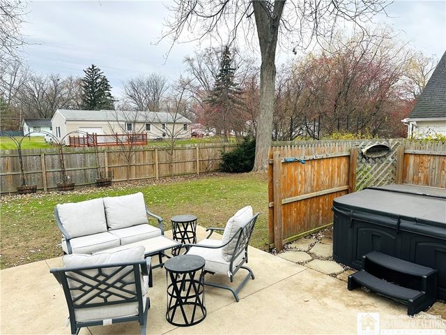 30 Birchwood Drive, Pomfret, NY 14063