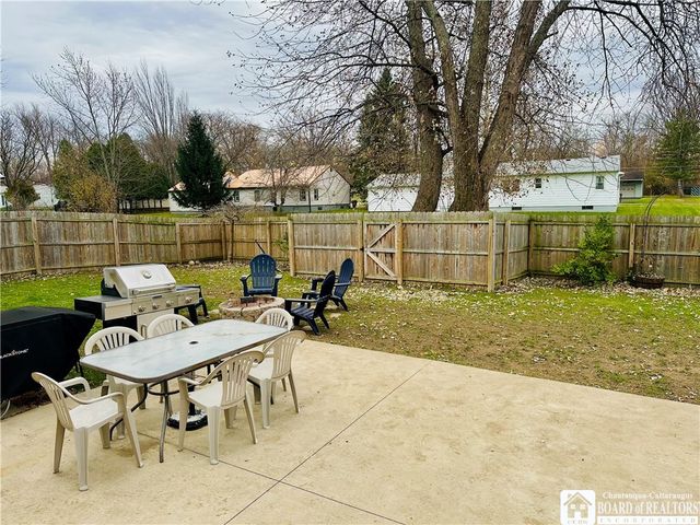 30 Birchwood Drive, Pomfret, NY 14063