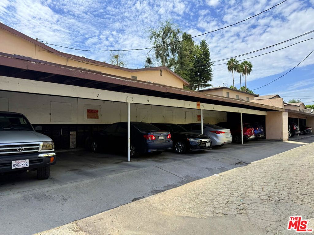 19419 Victory Boulevard, Reseda, CA 91335 — photo 4
