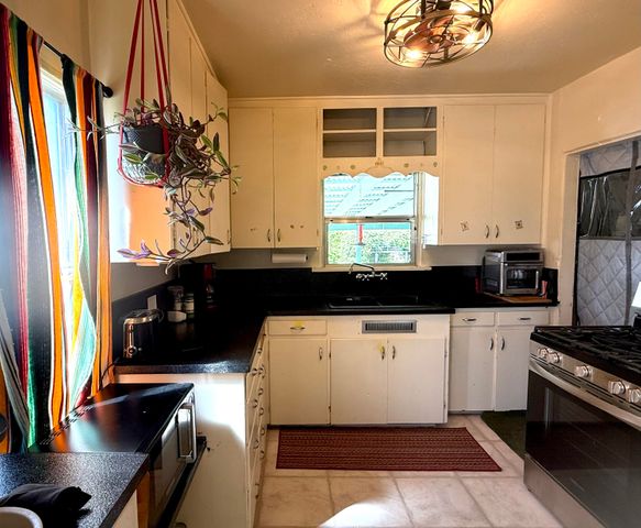 2717 Howard Avenue, Medford, OR 97501