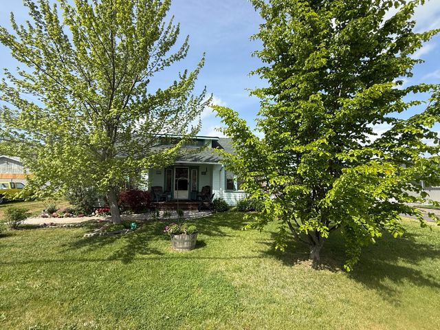 2717 Howard Avenue, Medford, OR 97501